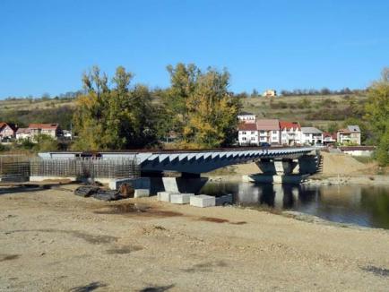 Podul sau nimic! Firma Macio are de la Primărie trei săptămâni pentru urgentarea lucrărilor la podul din Dragoş Vodă